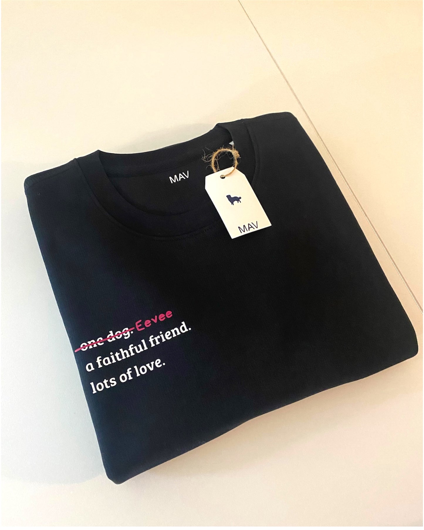 "One dog, a faithful friend, lots of love"- felpa personalizzabile